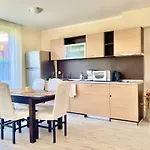 Aparthotel In Sunny Island Complex Černomorec
