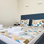 In Sunny Island Complex Aparthotel Černomorec