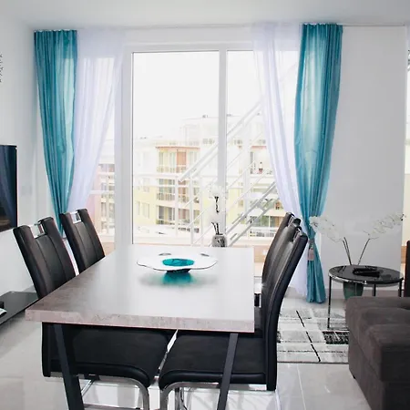 In Sunny Island Complex 公寓式酒店 4*