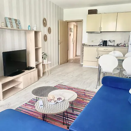In Sunny Island Complex Aparthotel Tschernomorez