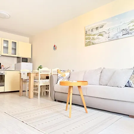 In Sunny Island Complex Aparthotel Tschernomorez