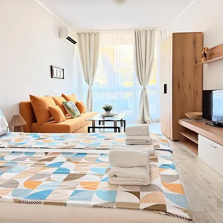 Aparthotel In Sunny Island Complex