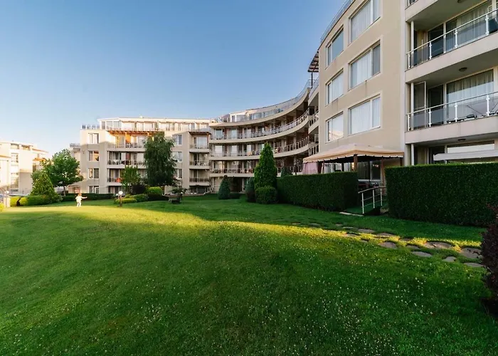 In Sunny Island Complex Apart Otel 4*