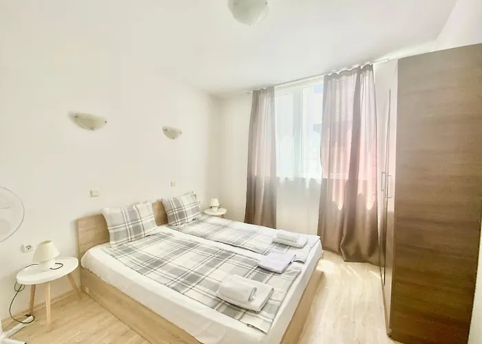 In Sunny Island Complex Apart Otel 4*