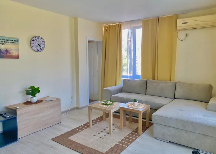 In Sunny Island Complex Apart Otel