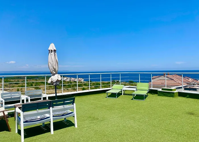 In Sunny Island Complex 4* Chernomorets