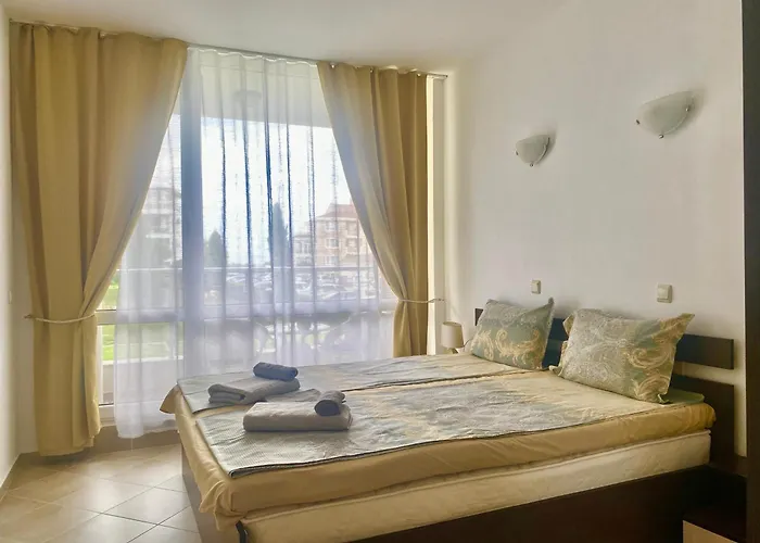 In Sunny Island Complex Apart Otel 4*