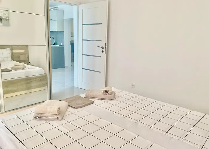 In Sunny Island Complex Apart Otel 4*