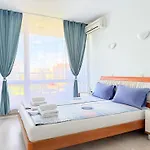 In Sunny Island Complex Lejlighedshotel 4*