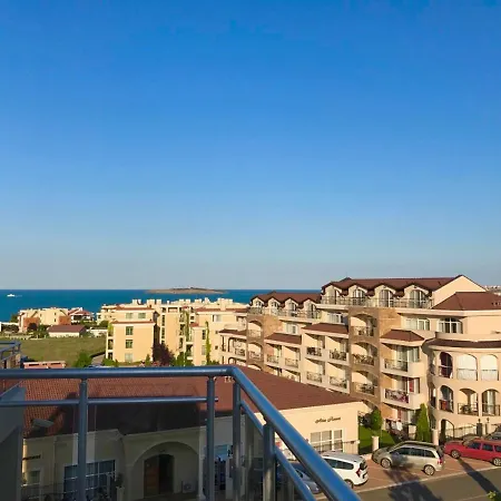 Aparthotel In Sunny Island Complex