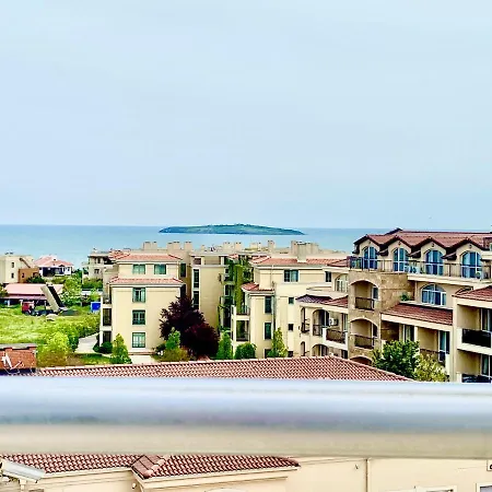 Apart-hotel In Sunny Island Complex Chernomorets