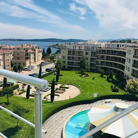 In Sunny Island Complex 4*