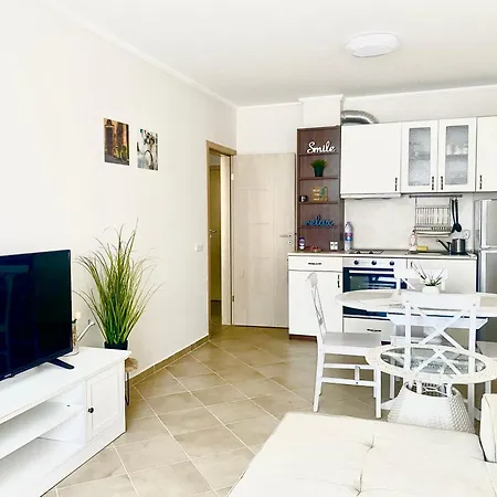 In Sunny Island Complex Aparthotel