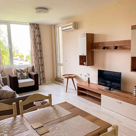 Apart-hotel In Sunny Island Complex Chernomorets