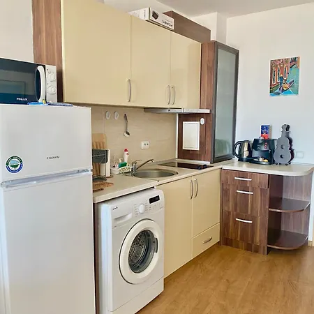 Apart-hotel In Sunny Island Complex Chernomorets