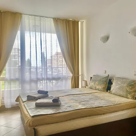 In Sunny Island Complex Aparthotel 4*