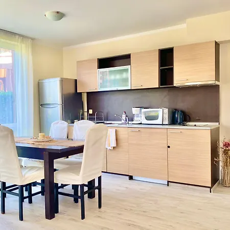 Aparthotel In Sunny Island Complex Chernomorets