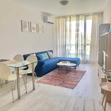 In Sunny Island Complex Aparthotel 4*