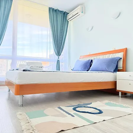 In Sunny Island Complex Aparthotel 4*