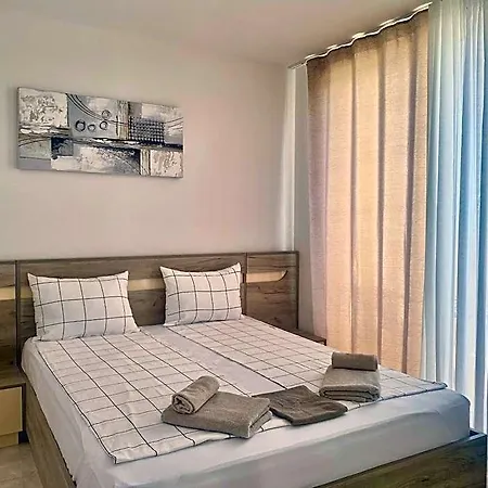 In Sunny Island Complex Apart Otel 4*