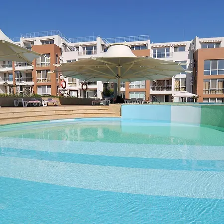 In Sunny Island Complex Apart Otel 4*