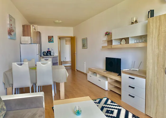 In Sunny Island Complex 4*