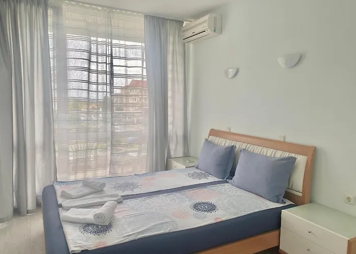 In Sunny Island Complex 切尔诺莫雷茨