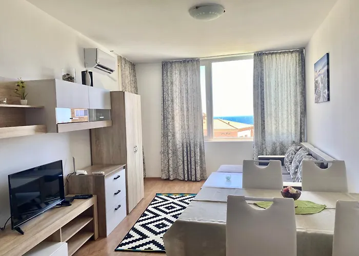 In Sunny Island Complex 公寓式酒店 4*