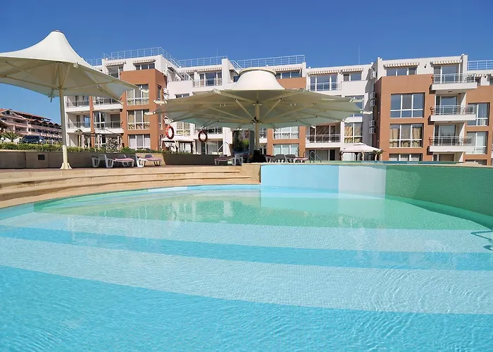 In Sunny Island Complex 公寓式酒店 4*